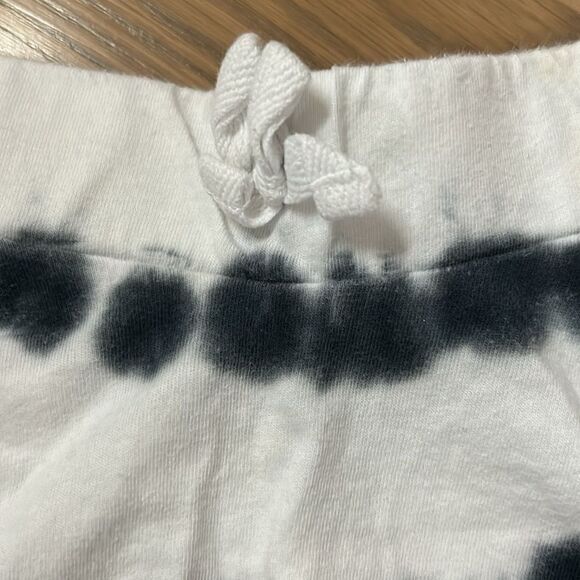 Burt’s bees tie dye kids white skirt 2T - Picture 3 of 4